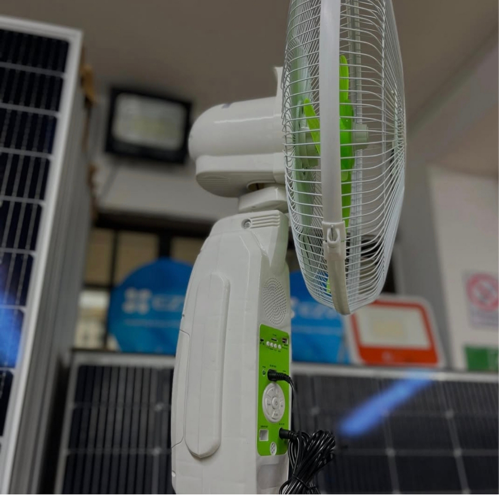Ventilador Solar Recargable GD-956 16” + Panel Solar